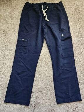 FIGS Cairo Technical Collection TM3001S Blue Scrubs Mens Medium Short Medical